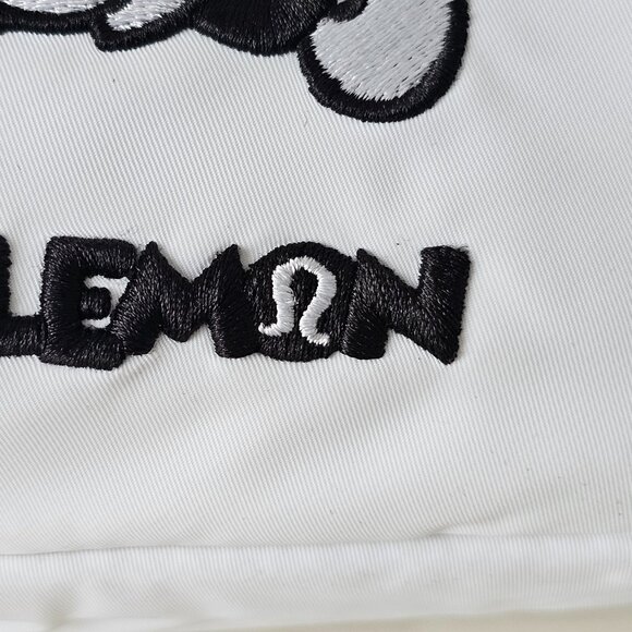 NWT LULULEMON White Everywhere Belt Bag Disney Embroidered Mickey in Motion 1L - Picture 5 of 15